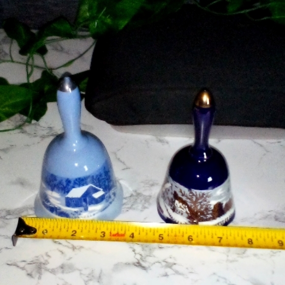 Currier and Ives Winter Scene Themed Collectible Bells/light blue & Royal Blue - Picture 10 of 12